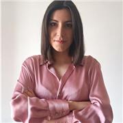 Neolaureata in ingegneria biomedica, offre lezioni in tutte le materie scientifiche a ragazzi di scuole medie e superiori